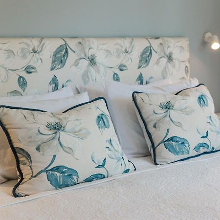 Revive On Oakview Boutique Beauty And Accommodation 애쉬버튼 외부 사진